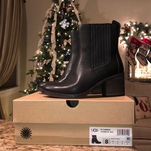 UGG CAMDEN BOOT NEVER WORN